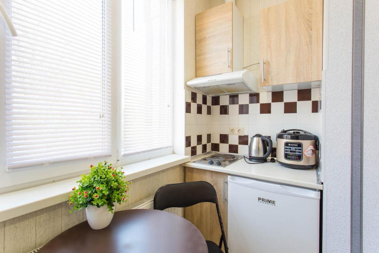 Appartement Well Located Studio - Yaroslavska Str. 21 à Kharkiv Extérieur photo