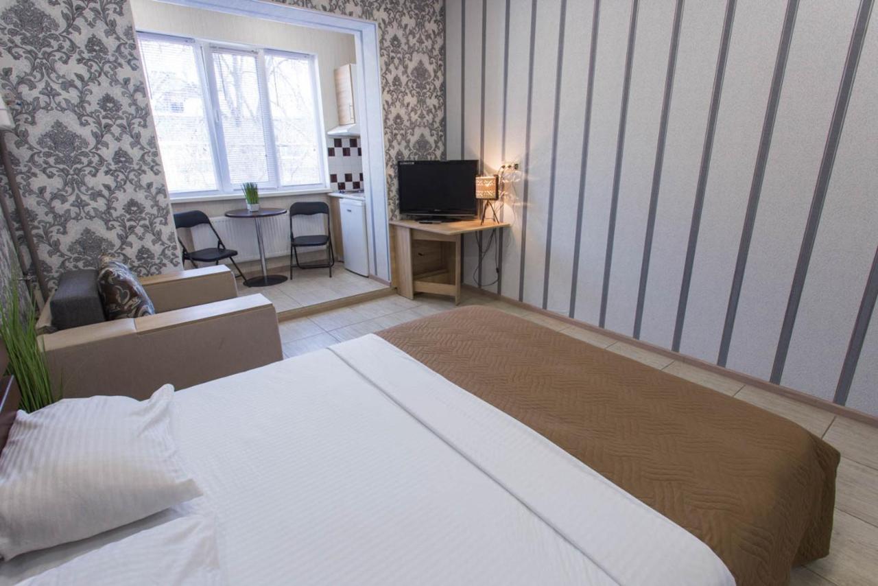 Appartement Well Located Studio - Yaroslavska Str. 21 à Kharkiv Extérieur photo