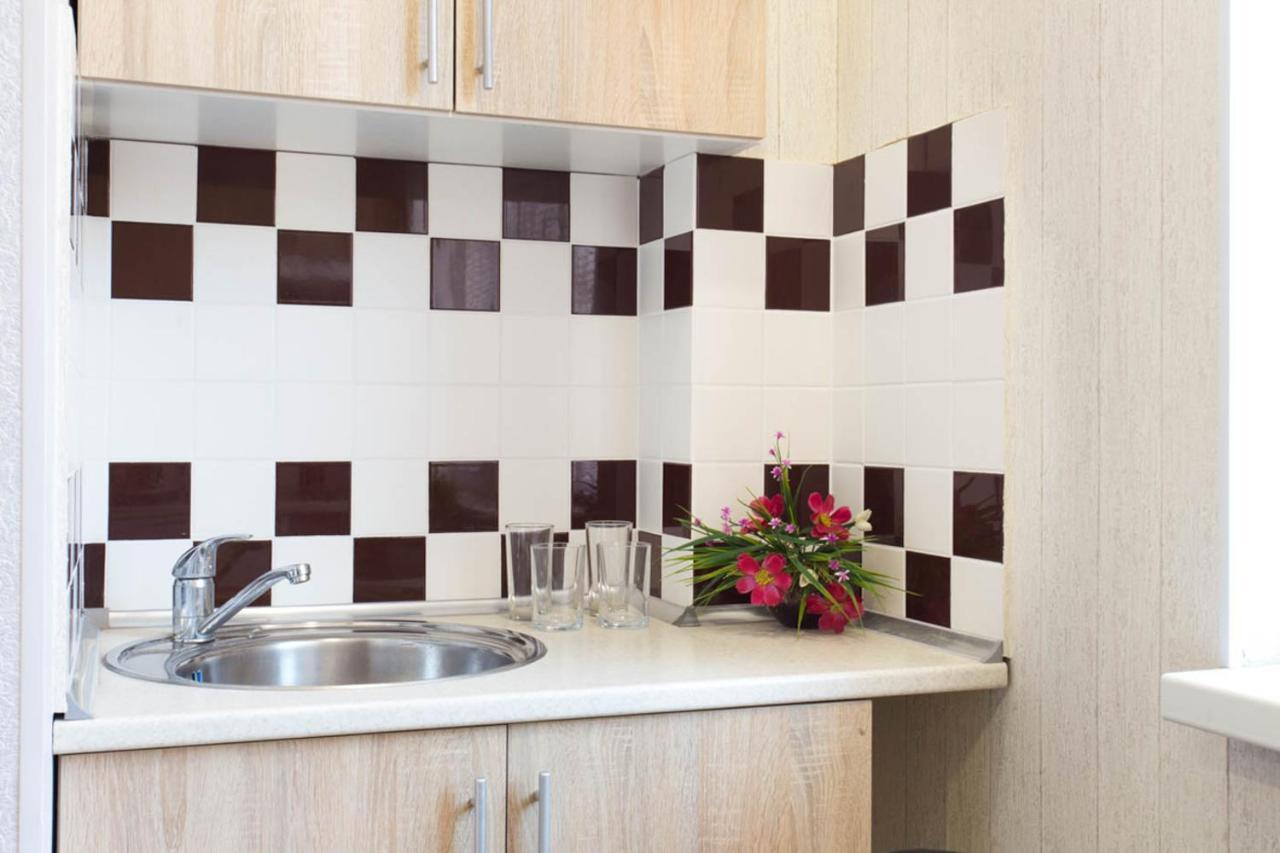 Appartement Well Located Studio - Yaroslavska Str. 21 à Kharkiv Extérieur photo