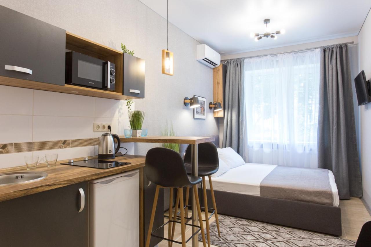 Appartement Well Located Studio - Yaroslavska Str. 21 à Kharkiv Extérieur photo