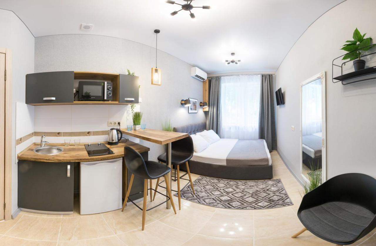 Appartement Well Located Studio - Yaroslavska Str. 21 à Kharkiv Extérieur photo