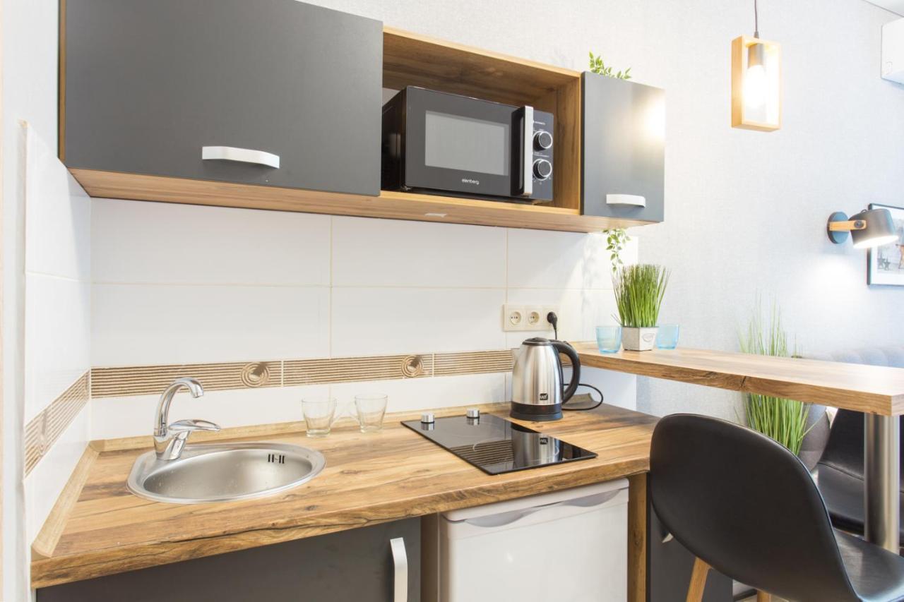 Appartement Well Located Studio - Yaroslavska Str. 21 à Kharkiv Extérieur photo